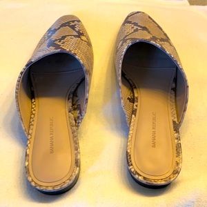 Banana Republic snakeskin leather slip on